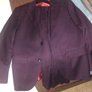 This is a nice suit only worn once is very nice